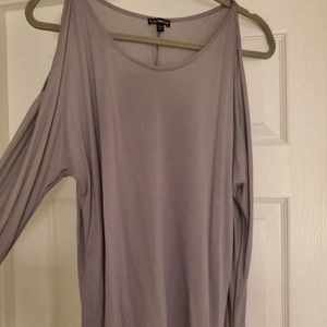 WOMEN'S SIZE MEDIUM GREY OVERSIZED TOP WITH CUT OUT SHOULDERS  BY EXPRESS